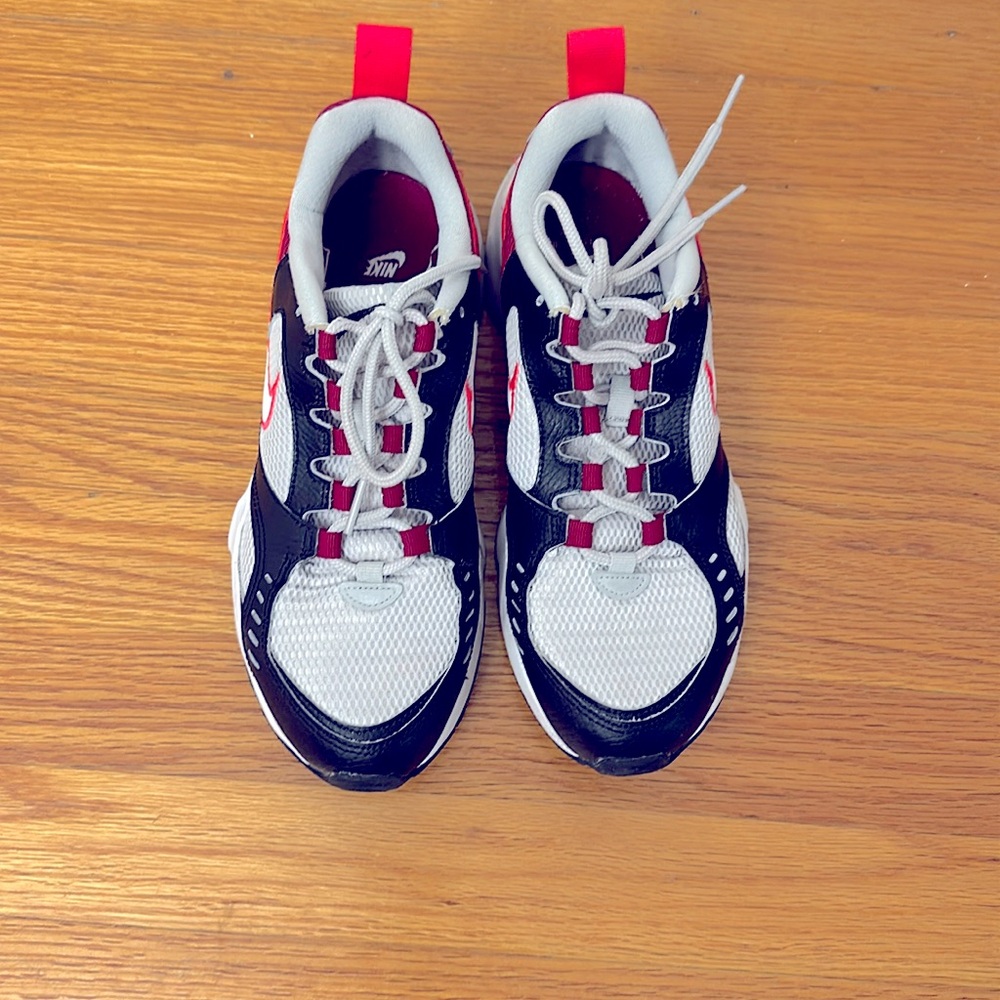 Women Nike Air Heights size 9